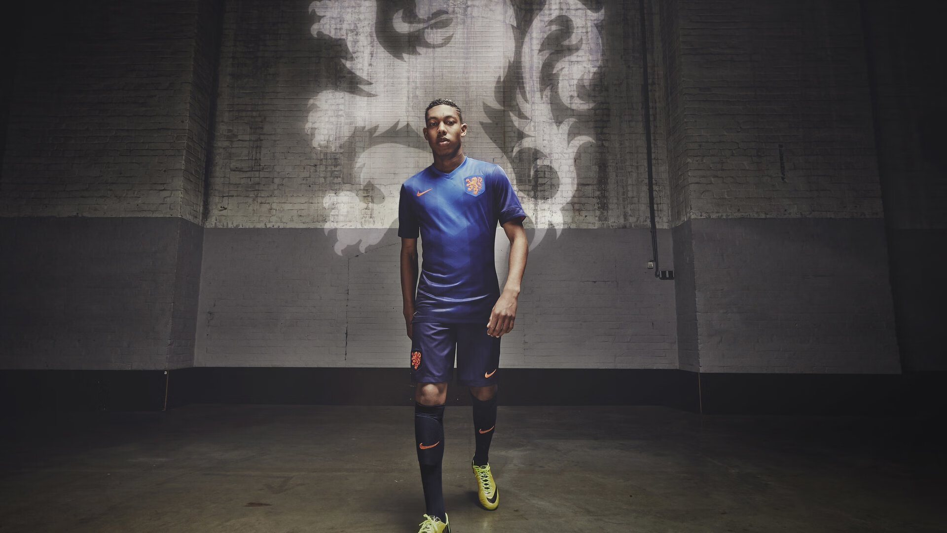 男子200自赛场掀高潮